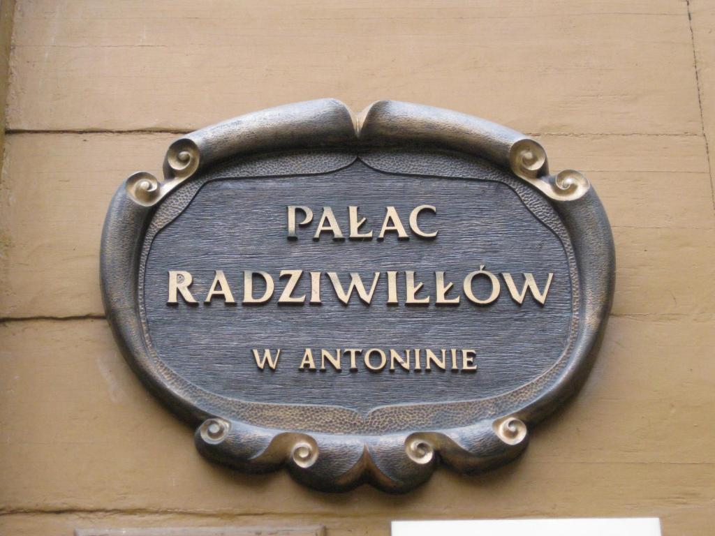 Palac Mysliwski W Antoninie Antonin  Exterior foto